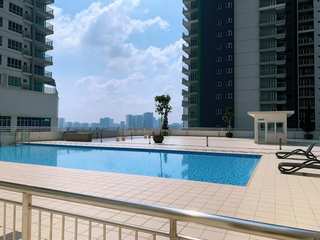 Corner Kl Pool View Rc Residence Kuala Lumpur Exterior foto